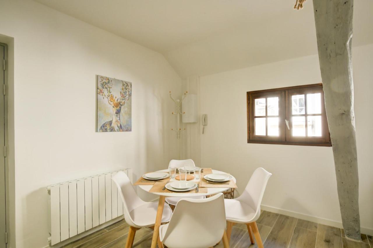 Appartement Le Villandry Beautiful Air-conditioned In A Typical Building Of *
